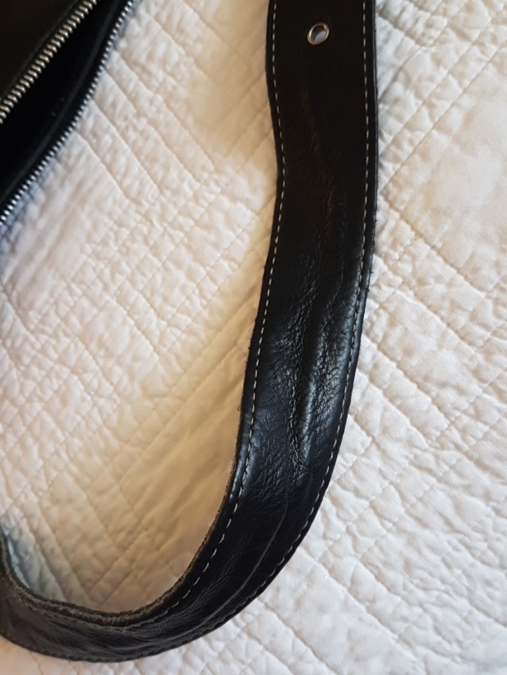 Roots Black Leather Shoulder Bag - Picture 12 of 14